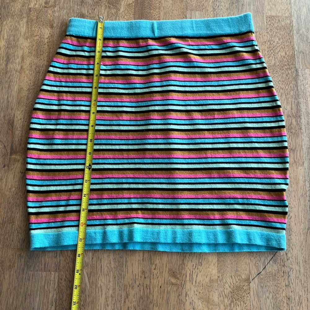 Light weight Sweater mini skirt.